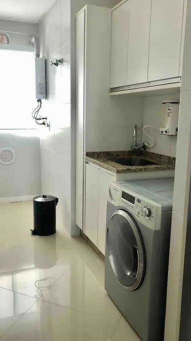 Apartamento Muito Confortavel, Vista Do Mar, Todo Climatizado Bombinhas