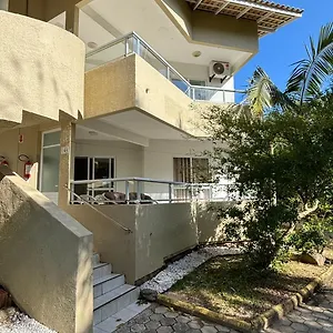 Apto Em No Centro De Bombinhas, Proximo Da Apartamento